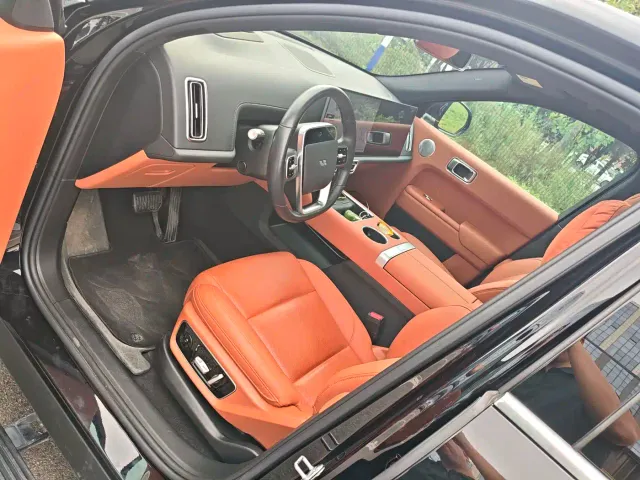 Li Auto L7 — Фото автомобиля 4