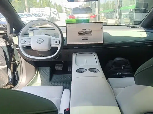Nissan N7 — Фото автомобиля 9