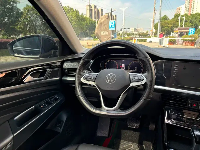Volkswagen Passat — Фото автомобиля 10