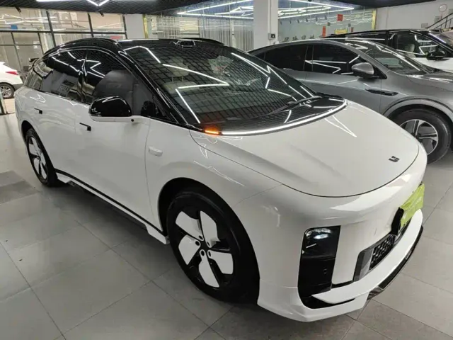 Li Auto i6 — Фото автомобиля 3