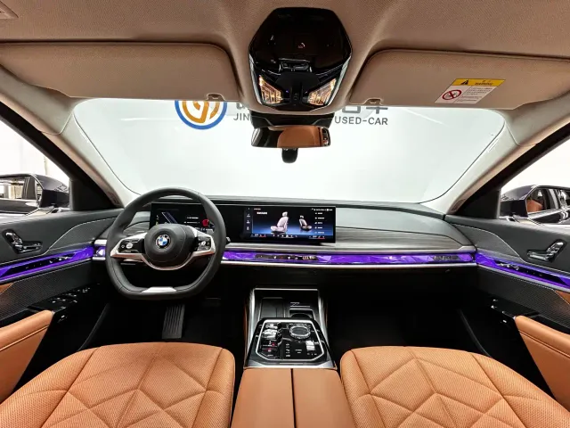 BMW 7 Series — Фото автомобиля 18