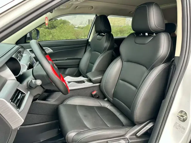 Geely Boyue — Фото автомобиля 7