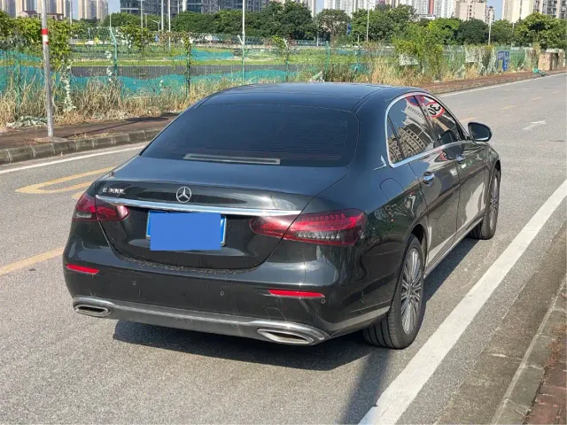 Mercedes-Benz E-Class — Фото автомобиля 6