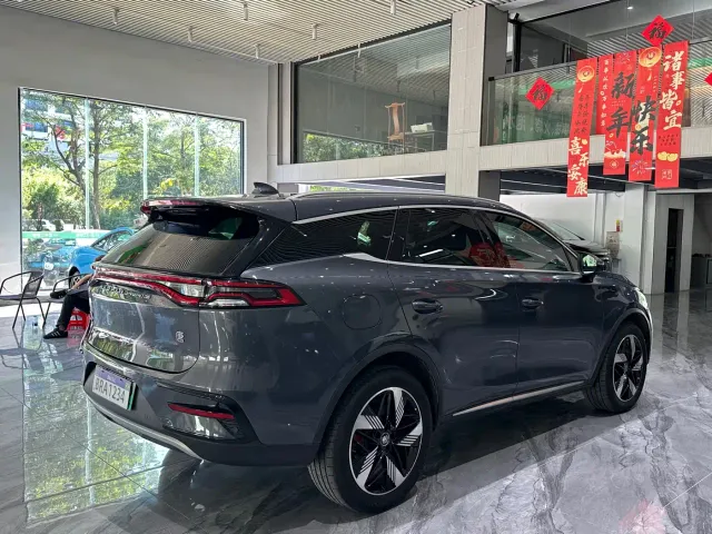 BYD Tang — Фото автомобиля 30