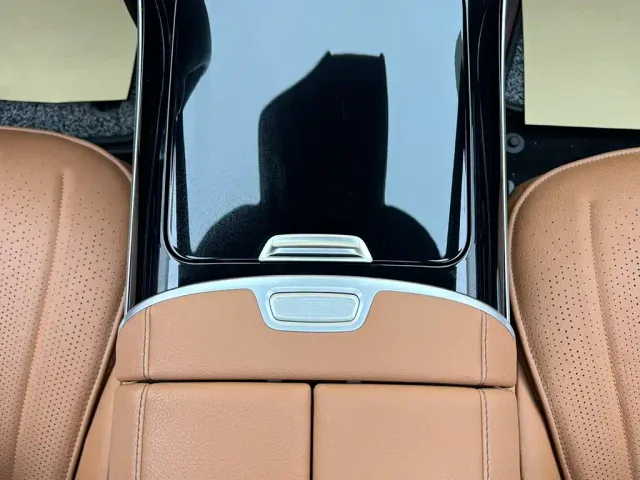 Mercedes-Benz S-Class — Фото автомобиля 20