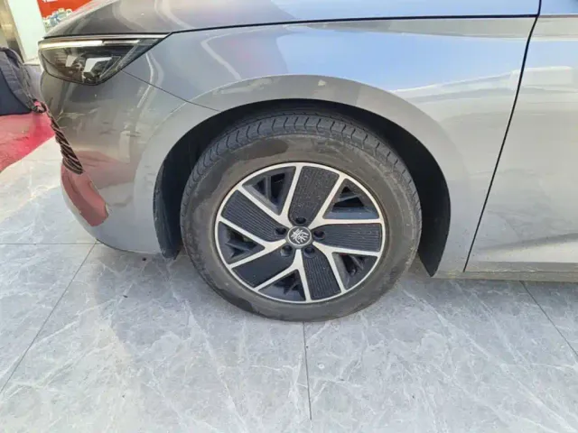BYD Qin L — Фото автомобиля 22