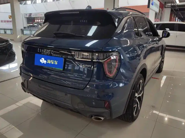 Lynk & Co 01 EM-P — Фото автомобиля 3