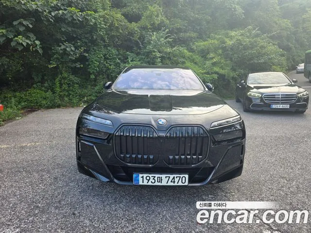 BMW 7 Series G70 — Фото автомобиля 2
