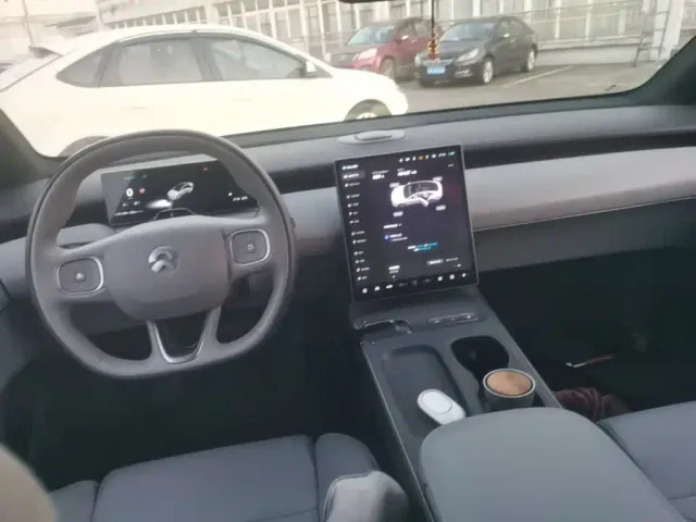 Nio ET5 — Фото автомобиля 9