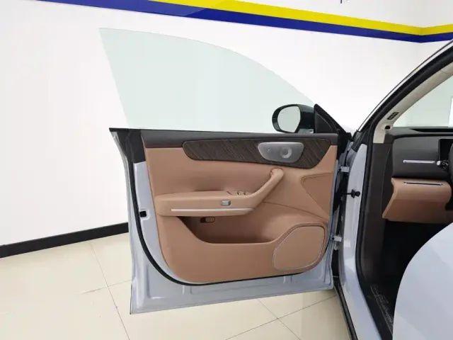 Leapmotor C11 — Фото автомобиля 7
