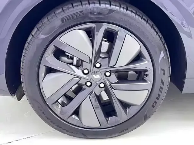 Li Auto Li Auto L6 2024 Pro — Фото автомобиля 6