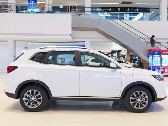 Roewe RX5 — Фото автомобиля 4