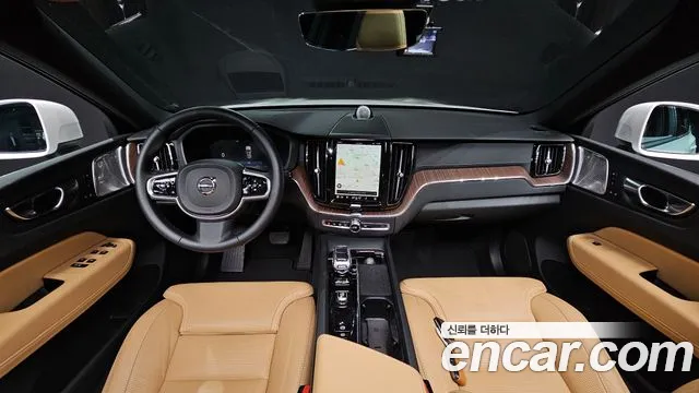 Вольво XC60 — Фото автомобиля 7