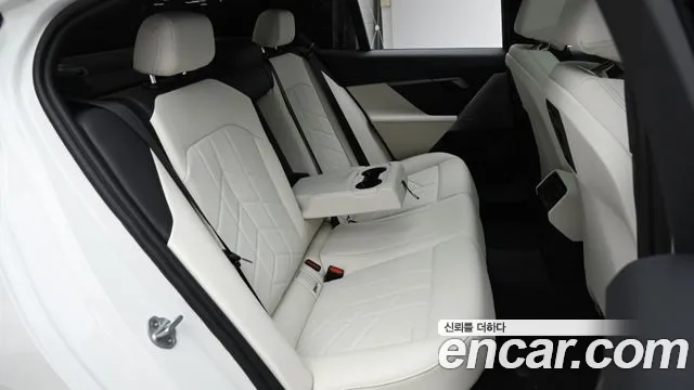 BMW 5 Series G60 — Фото автомобиля 12