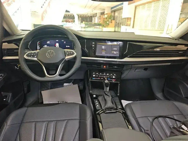 Volkswagen Passat — Фото автомобиля 9