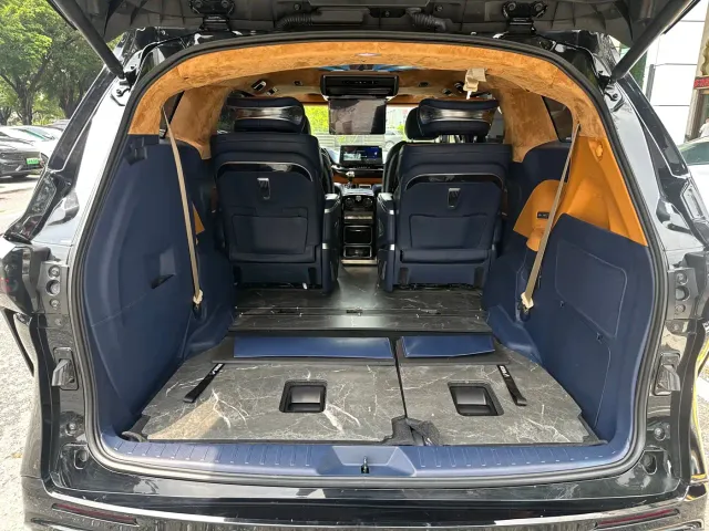 Toyota Sienna — Фото автомобиля 16
