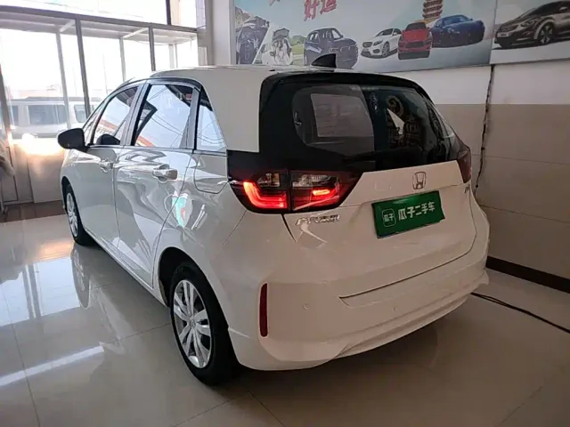 Honda Fit — Фото автомобиля 4