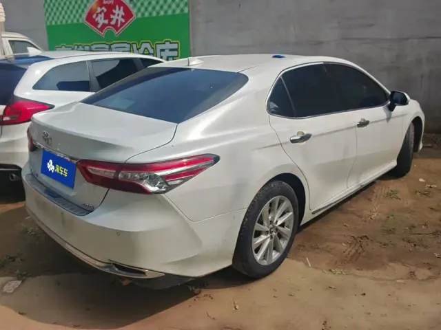 Toyota Camry — Фото автомобиля 3