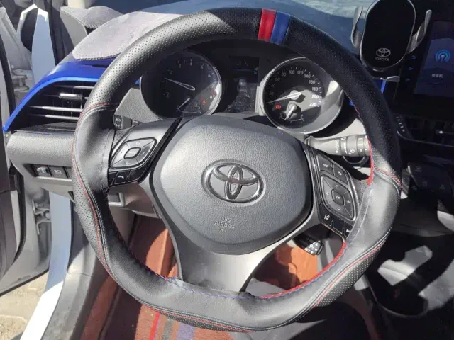 Toyota C-HR — Фото автомобиля 15