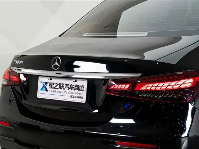 Mercedes-Benz E-Class — Фото автомобиля 8