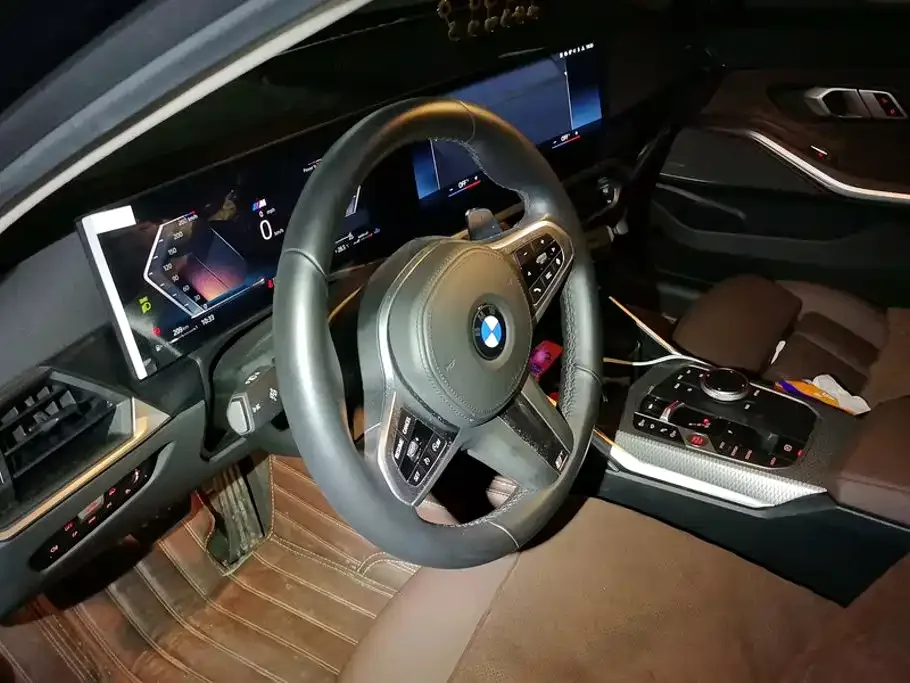 BMW BMW 3 Series 2023 325Li M Sport Black Night Package — Фото автомобиля 15