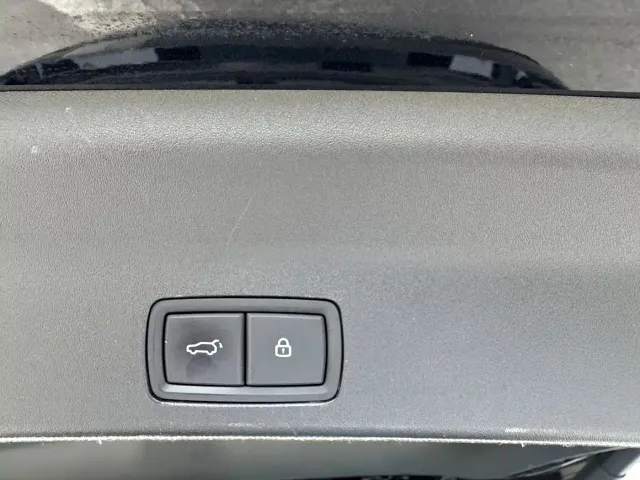 Li Auto L9 — Фото автомобиля 22