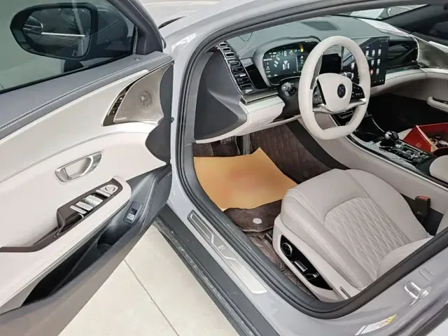 BYD Han — Фото автомобиля 15