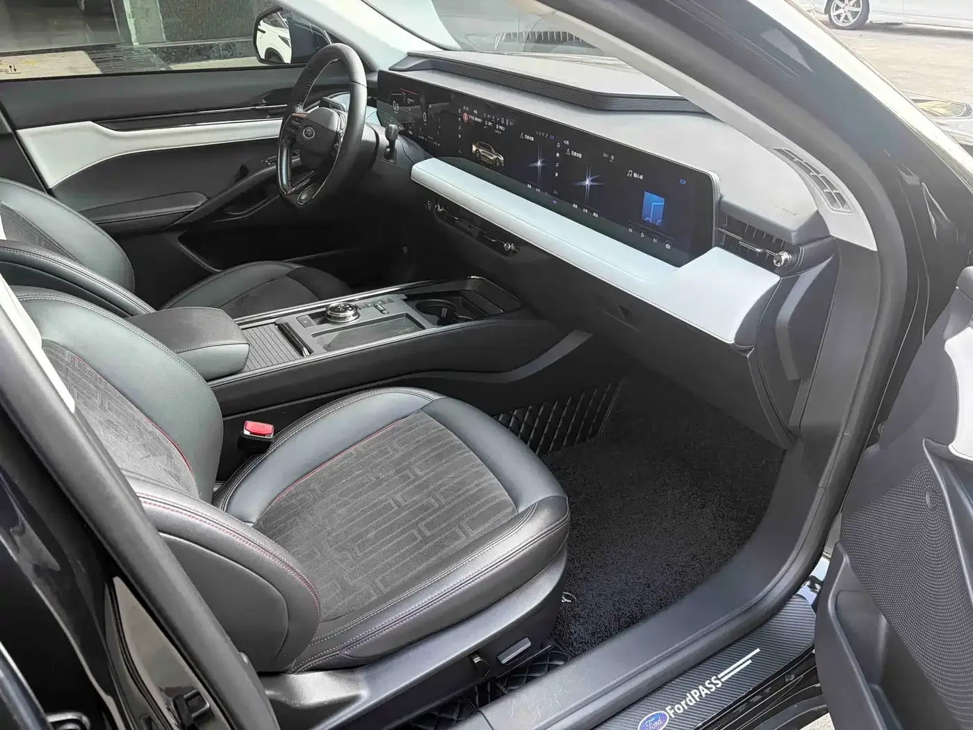 Ford Mondeo 2023 EcoBoost 245 Luxury — Фото автомобиля 11