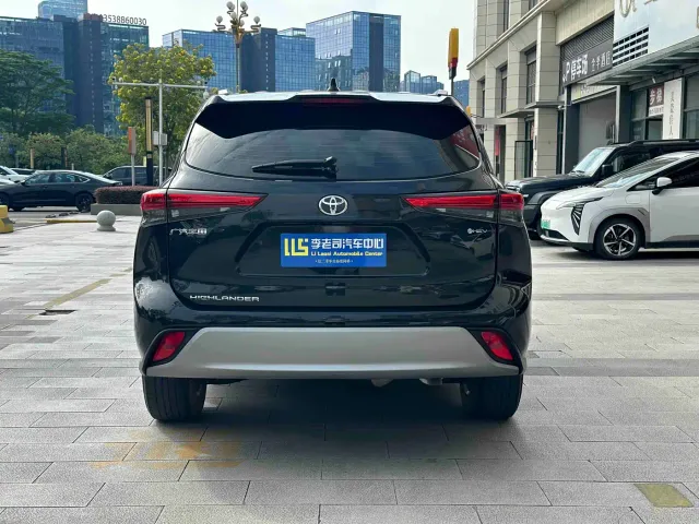 Toyota Highlander — Фото автомобиля 5