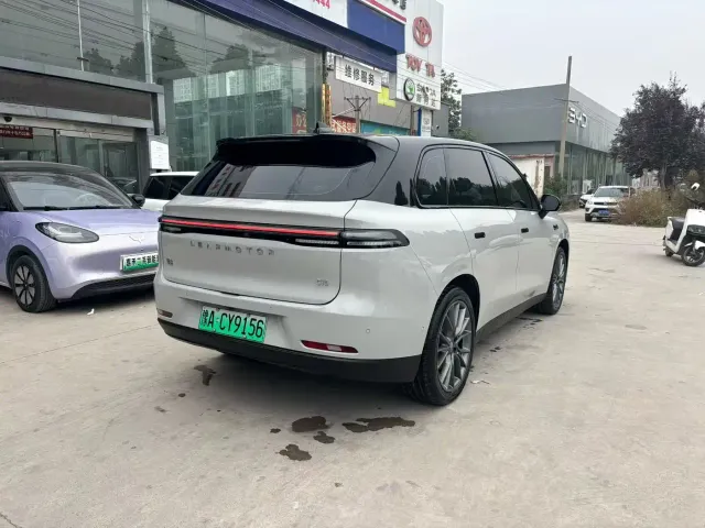 Leapmotor C10 — Фото автомобиля 8