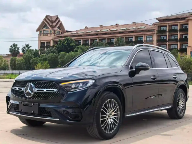 Фотография автомобиля — Mercedes-Benz GLC-Class