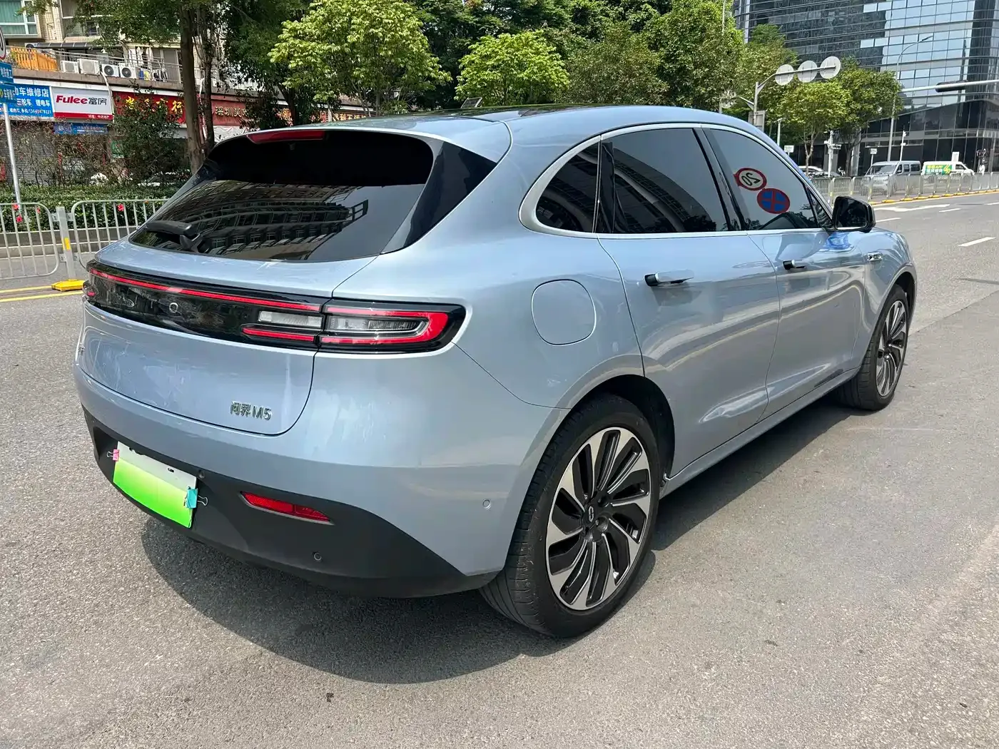 AITO Wenjie AITO M5 2023 Extended Range AWD Smart Drive Edition — Фото автомобиля 4