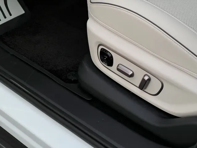 Li Auto i6 — Фото автомобиля 21