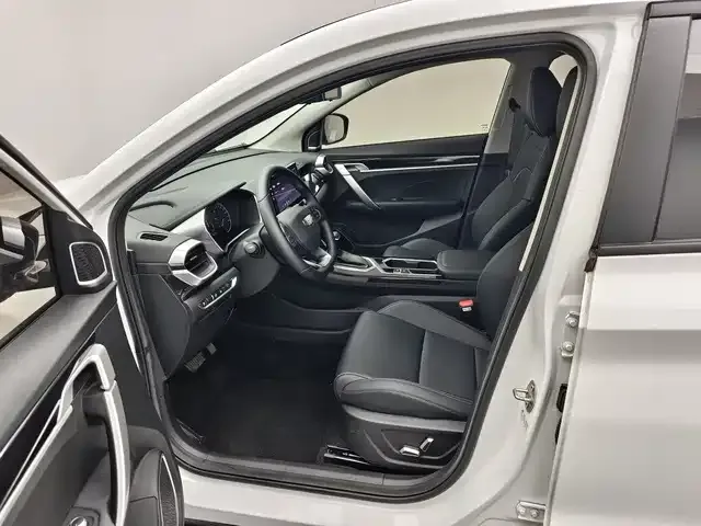 Geely Binyue — Фото автомобиля 9