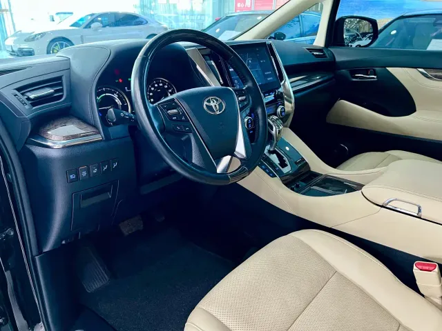 Toyota Alphard — Фото автомобиля 7