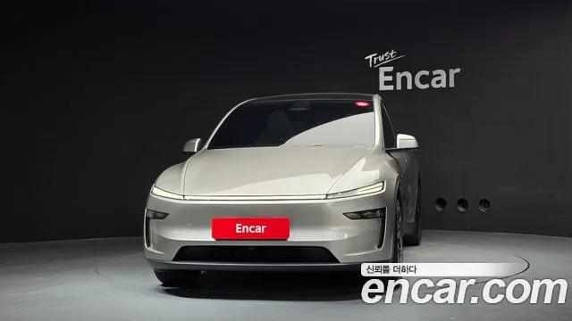 Tesla Model Y — Фото автомобиля 3