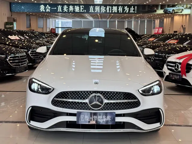 Фотография автомобиля — Mercedes-Benz C-Class