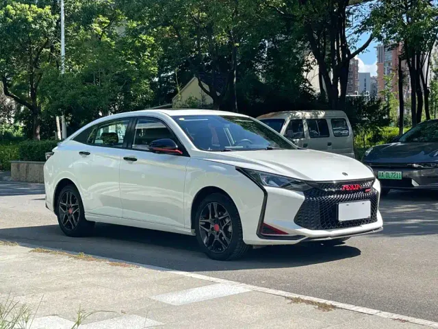Dongfeng Yixuan — Фото автомобиля 4