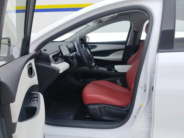 BYD Seal 05 DM-i — Фото автомобиля 9