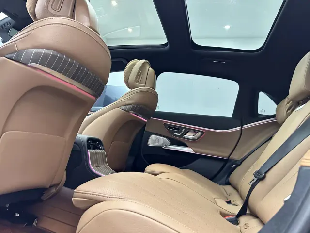 Mercedes-Benz E-Class — Фото автомобиля 14