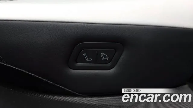 Tesla Model Y — Фото автомобиля 15