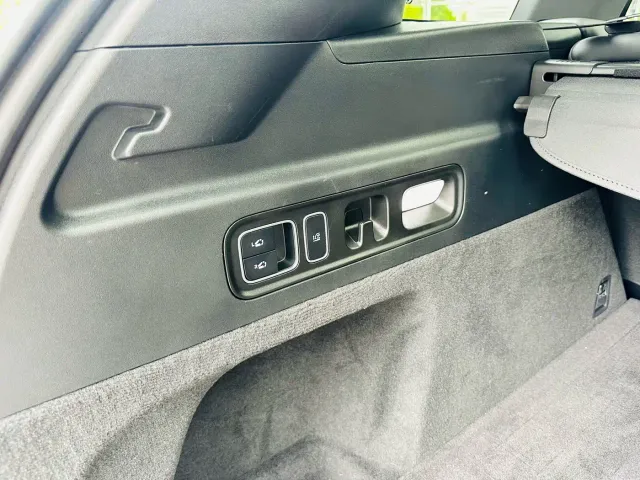 Li Auto L7 — Фото автомобиля 21