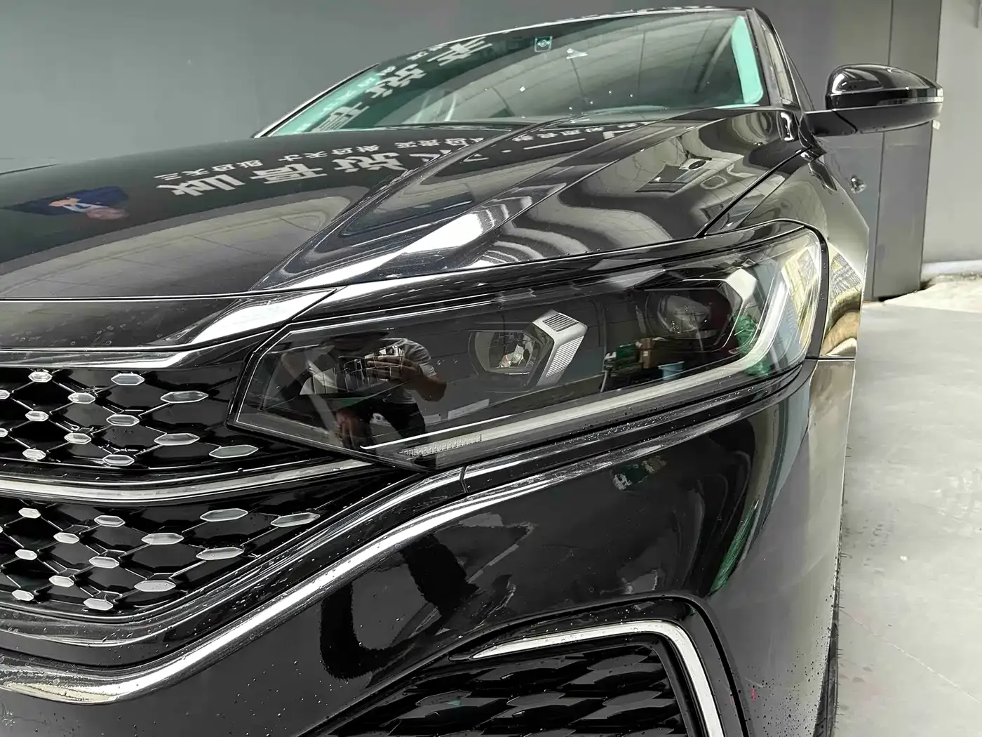 Volkswagen Passat 2024 380TSI Starlight Dragon Soaring Edition — Фото автомобиля 2