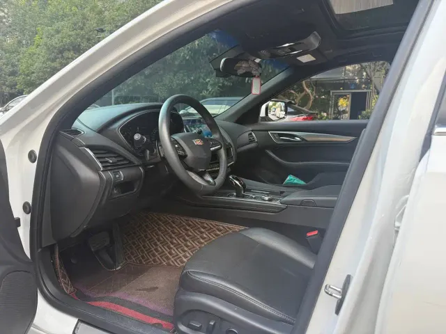 Cadillac CT5 — Фото автомобиля 4