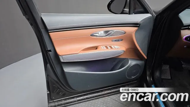 Genesis GV70 2.5T Бензин AWD — Фото автомобиля 24