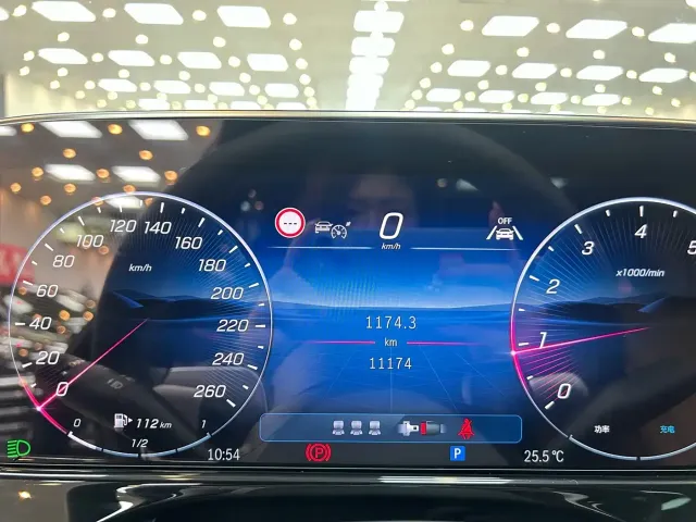Mercedes-Benz E-Class — Фото автомобиля 9
