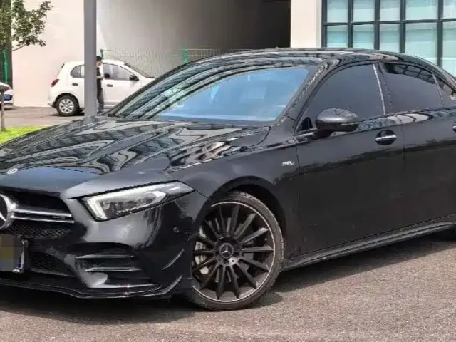 Фотография автомобиля — Mercedes-Benz A-Class AMG