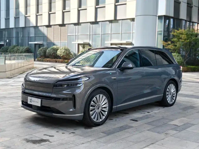 Фотография автомобиля — Onvo L90