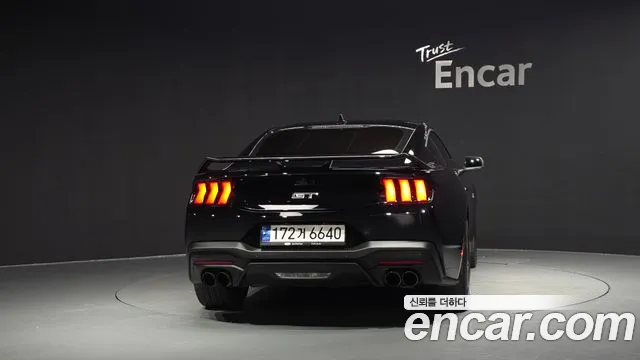 Фотография автомобиля — Ford Mustang