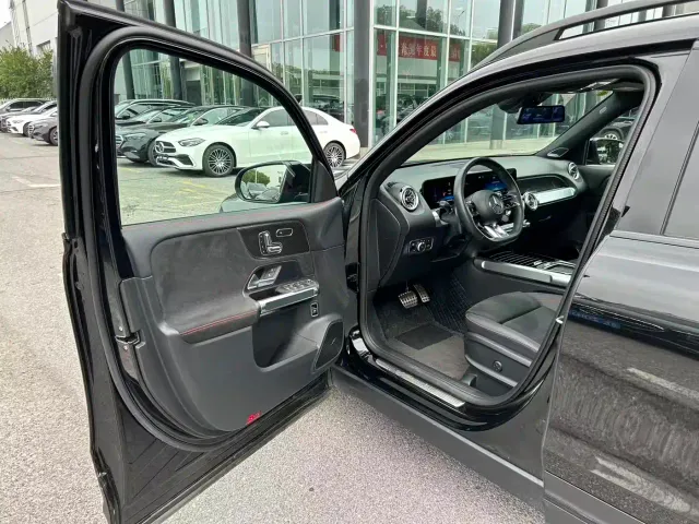 Mercedes-Benz GLB AMG — Фото автомобиля 11